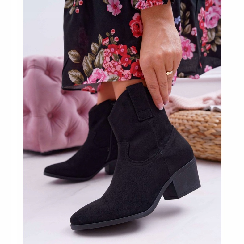 BUGO Women's Boots On Flat Heel Cowboy Boots Black Telifa 1