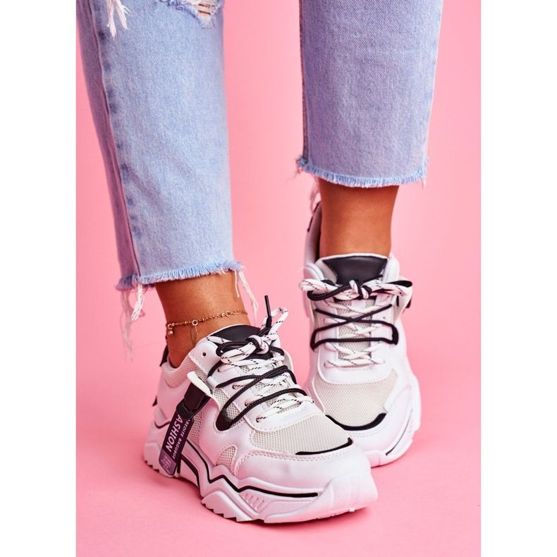 BUGO Women's Sport Shoes White Elenis black 1