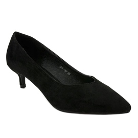 Black pumps on the LEI-167 heel 1