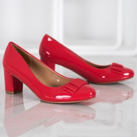 Weide Lacquered pumps 1