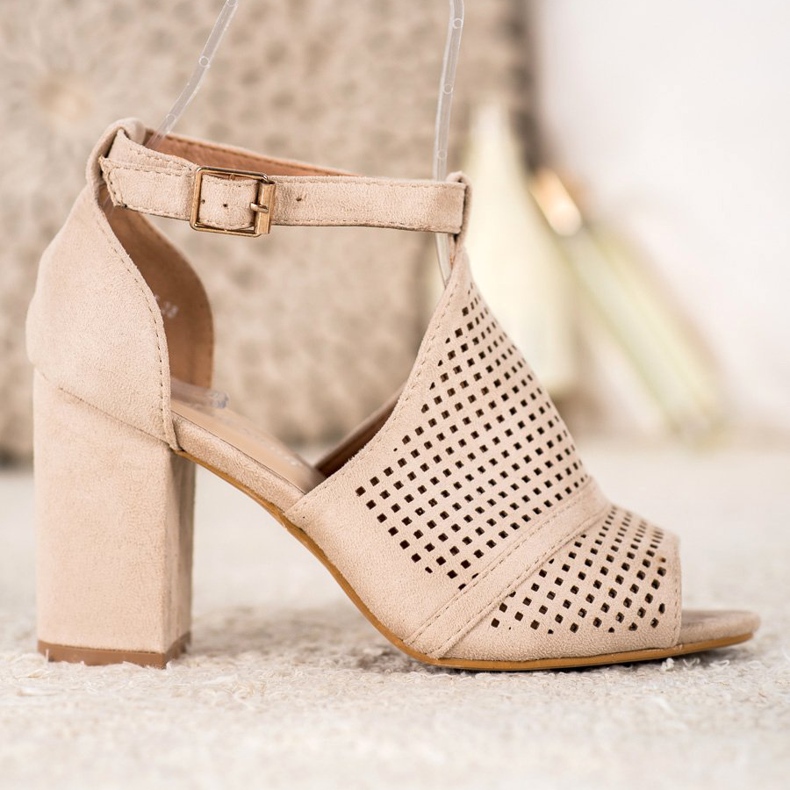 Small Swan Elegant Openwork Sandals beige 1