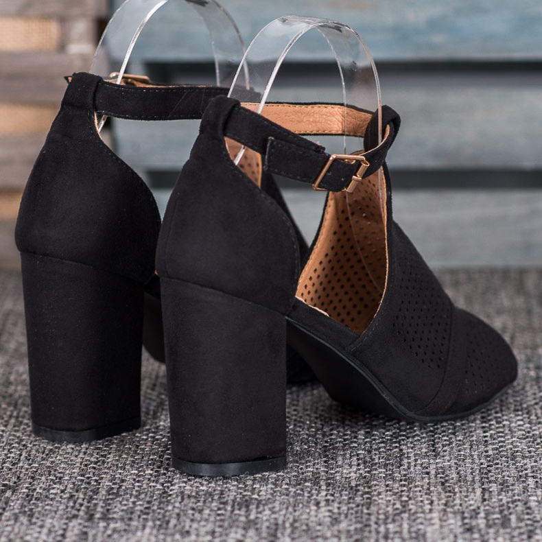 Small Swan Elegant Openwork Sandals black 1