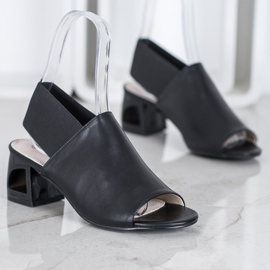 Goodin Slip-on Shoes On A Post black 1