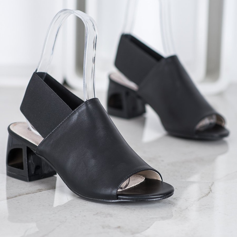 Goodin Slip-on Shoes On A Post black 1