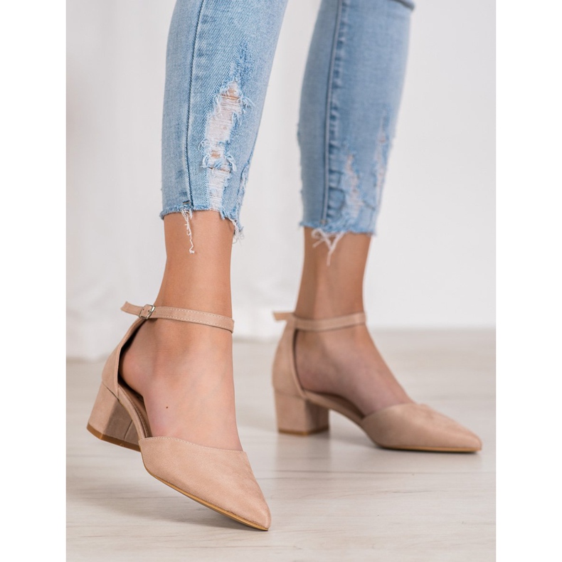 Small Swan Stylish pumps brown 1