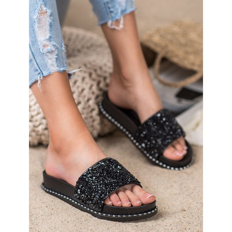 Slippers on the VINCEZA platform black 2
