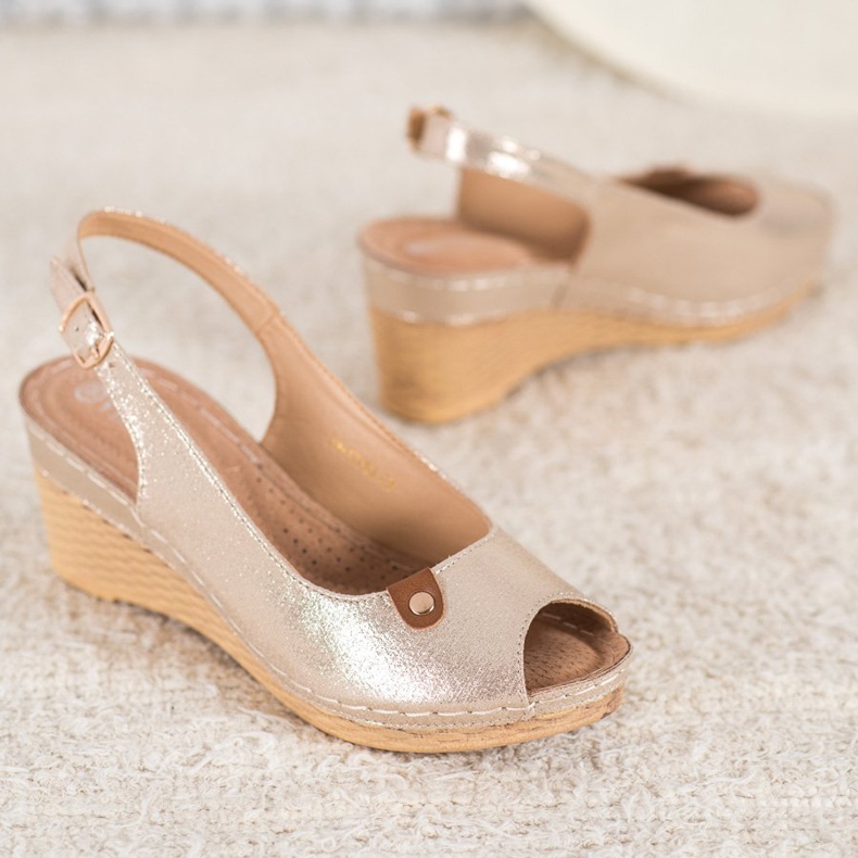 Shiny Wedge Sandals VINCEZA golden 2