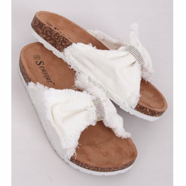 Canvas slippers on the cork white BG60P White 1