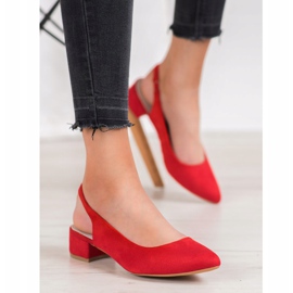 Goodin Pumps With A Discovered Heel 1
