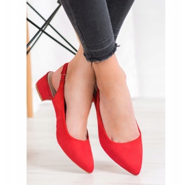 Goodin Pumps With A Discovered Heel 2