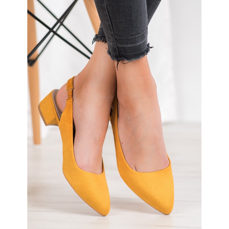 Goodin Pumps With A Discovered Heel yellow 2