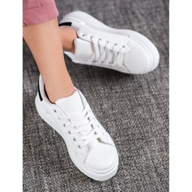 Renda White Sneakers On The Platform 1