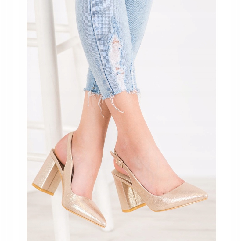 Comer Classic Pumps With An Open Heel golden 1