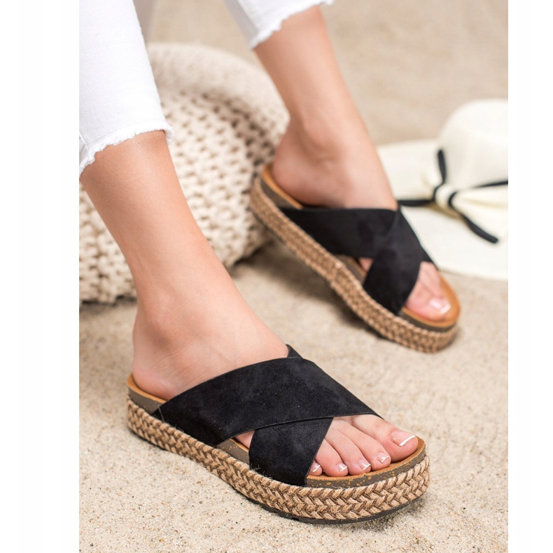 Comer Comfortable Slippers On The Platform black 2