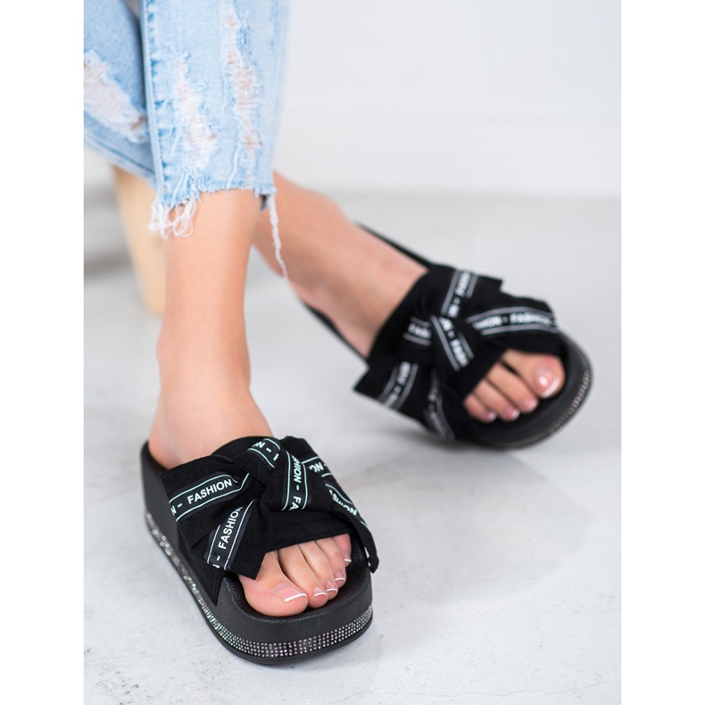 Queen Vivi Black Fashion Slippers 1