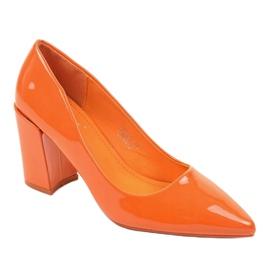 Orange pumps on the LE061P post 1