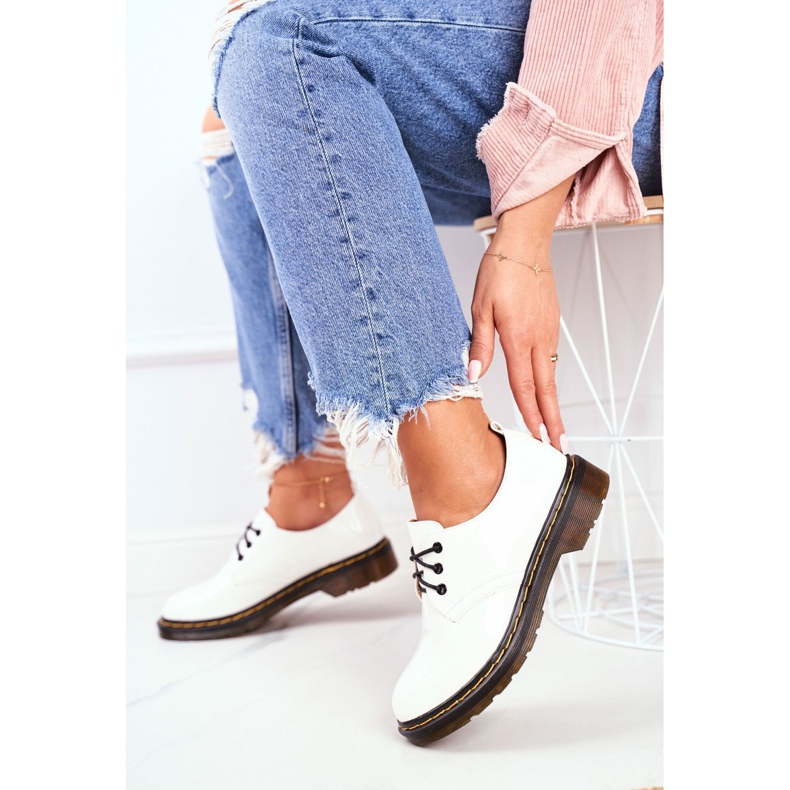 SEA Women's Brogues Lacquered White Do It Better! 1