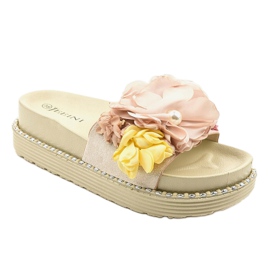 Beige slippers with flowers 6138 1