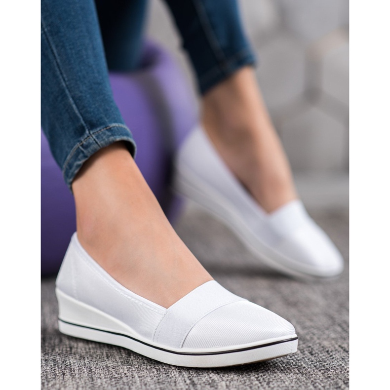 Renda White Slipons On A Wedge 1