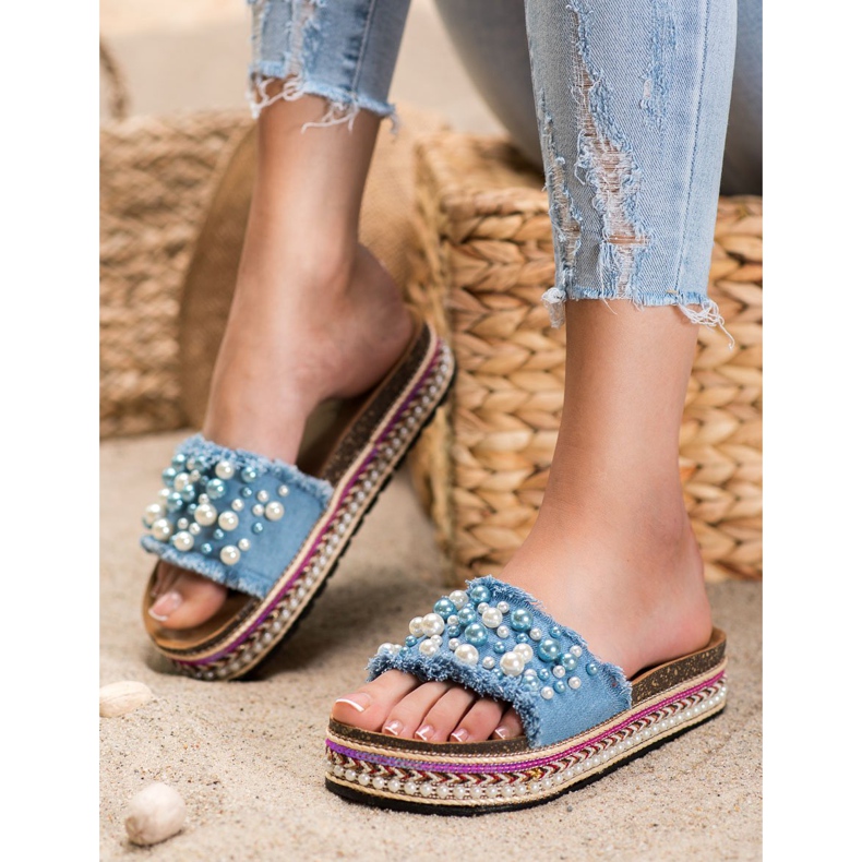 Small Swan Slippers On The Platform With Pearls blue 2