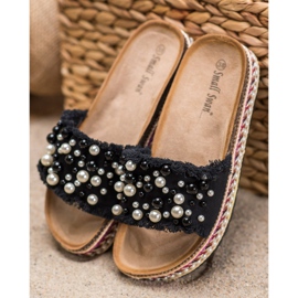 Small Swan Slippers On The Platform With Pearls black 1