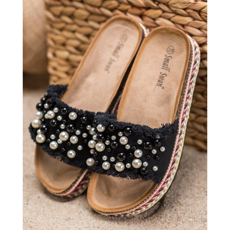 Small Swan Slippers On The Platform With Pearls black 1