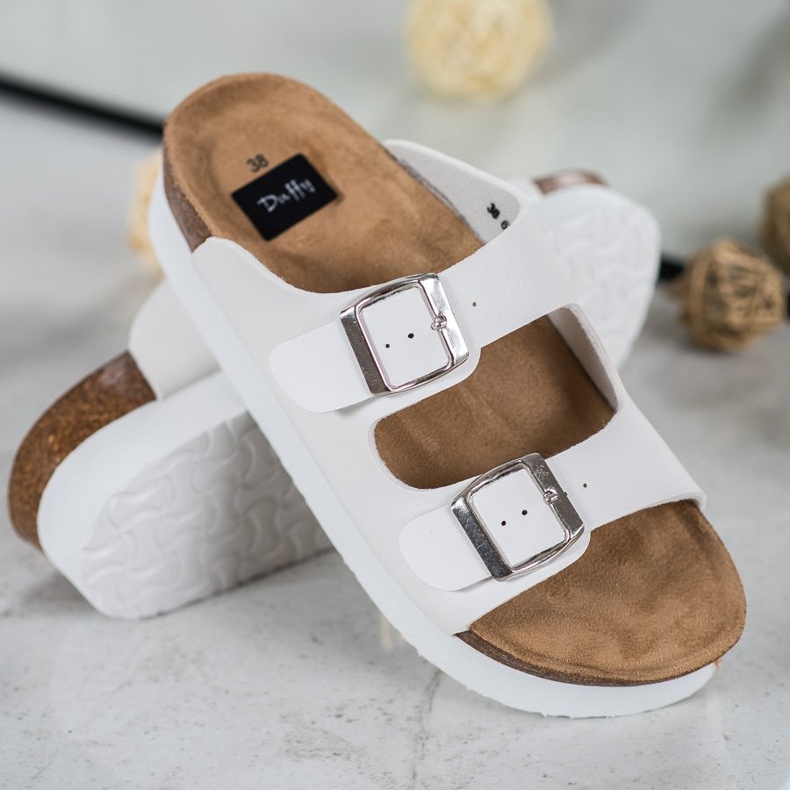 SHELOVET White Slippers On The Platform 1