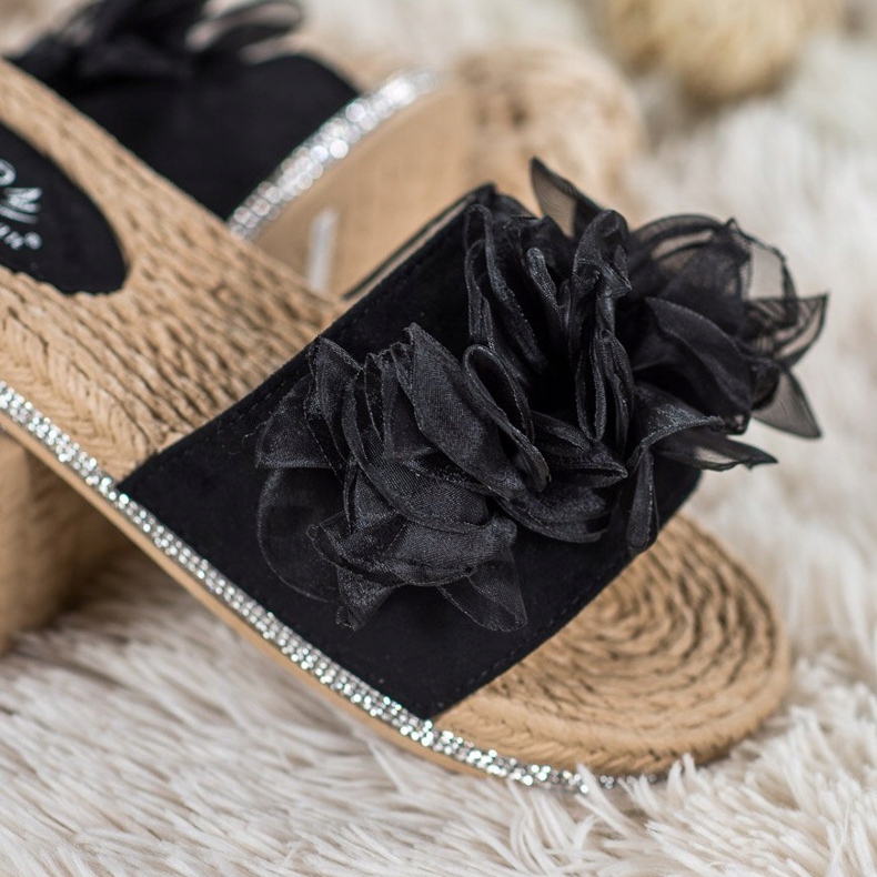 Small Swan Slippers With Ornament black 1