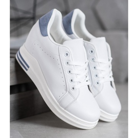 SHELOVET Sports shoes on a wedge white 1