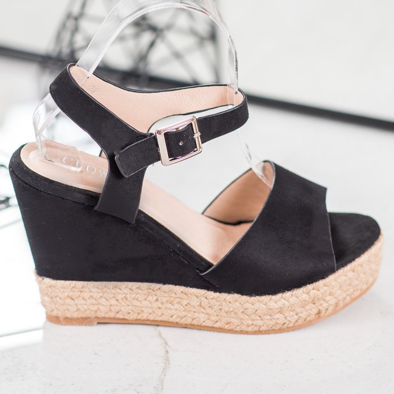 Clowse Black Sandals On A High Heel 2