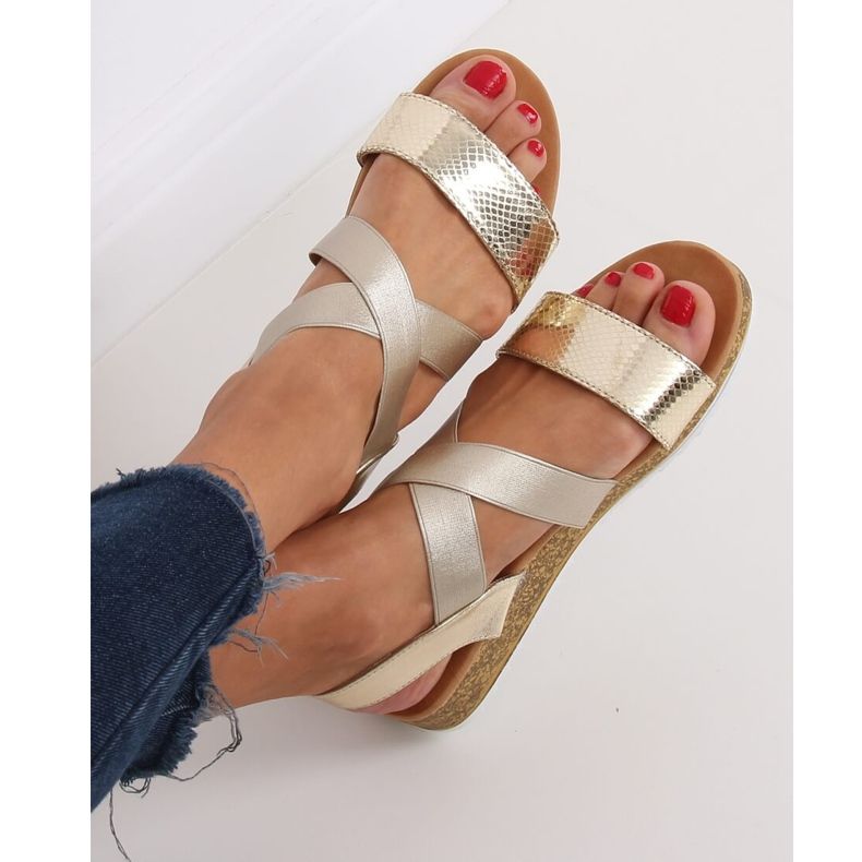 Gold women's sandals AM042 Gold golden 2