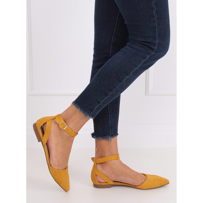CL73P Yellow honey ballerinas with clasp 1