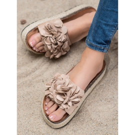 Seastar Fashionable Beige Slippers 2