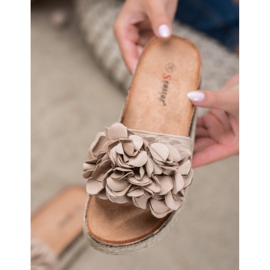 Seastar Fashionable Beige Slippers 1