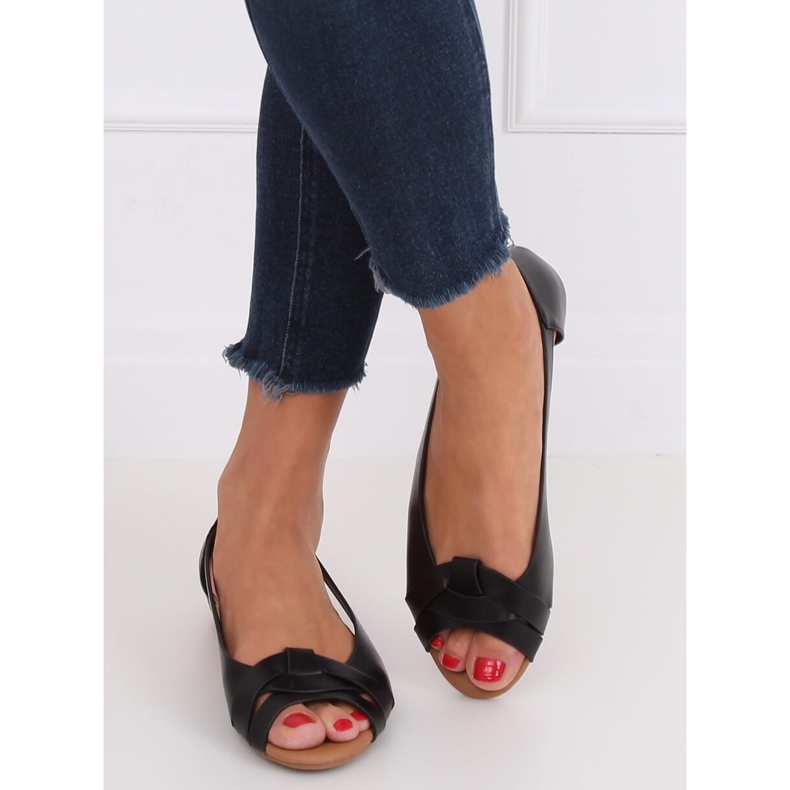 Black cut ballerinas CC221P Black 1