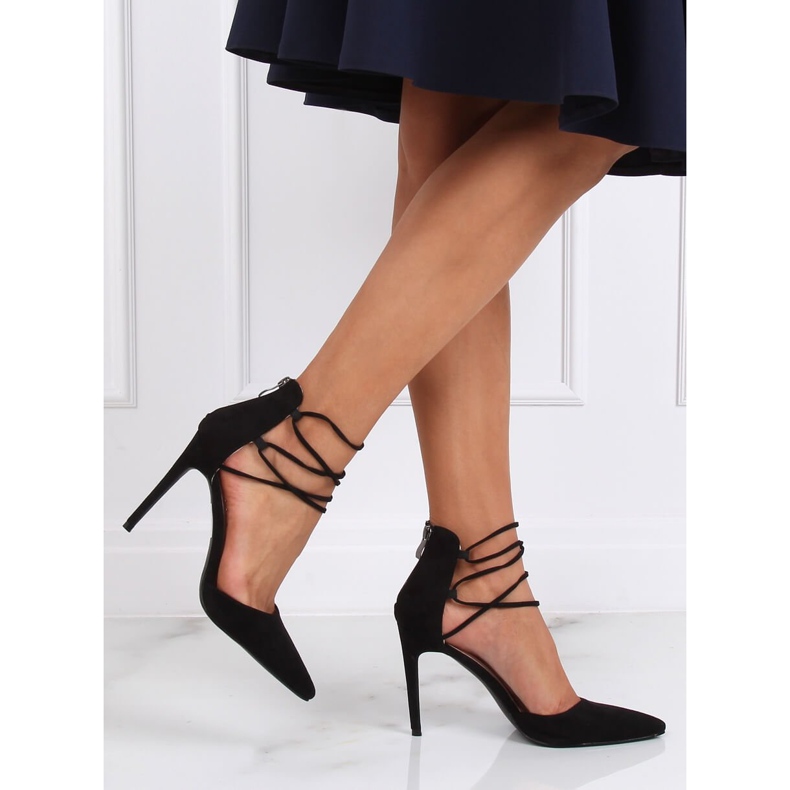 Pumps on a black SY66P Black pin 1