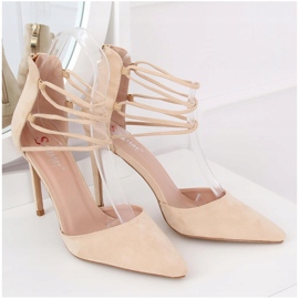 Pumps on a beige SY66P Beige pin 2