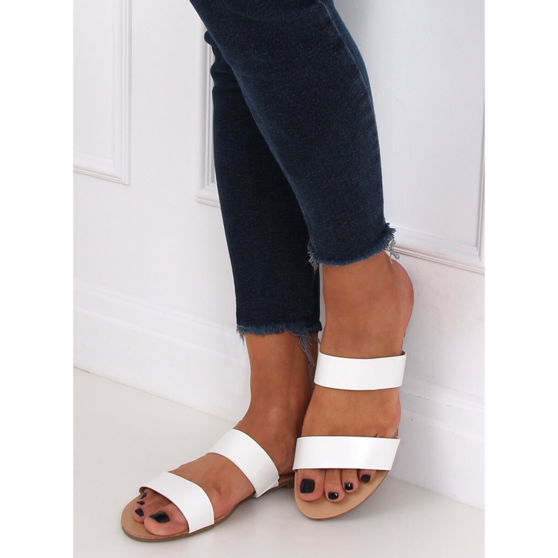 Simple white slippers S060074 White 1