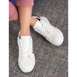Renda Classic sports shoes white 1 Renda Classic sports shoes white 1