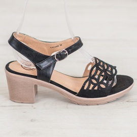 Kylie Comfortable sandals on a thick post black 2