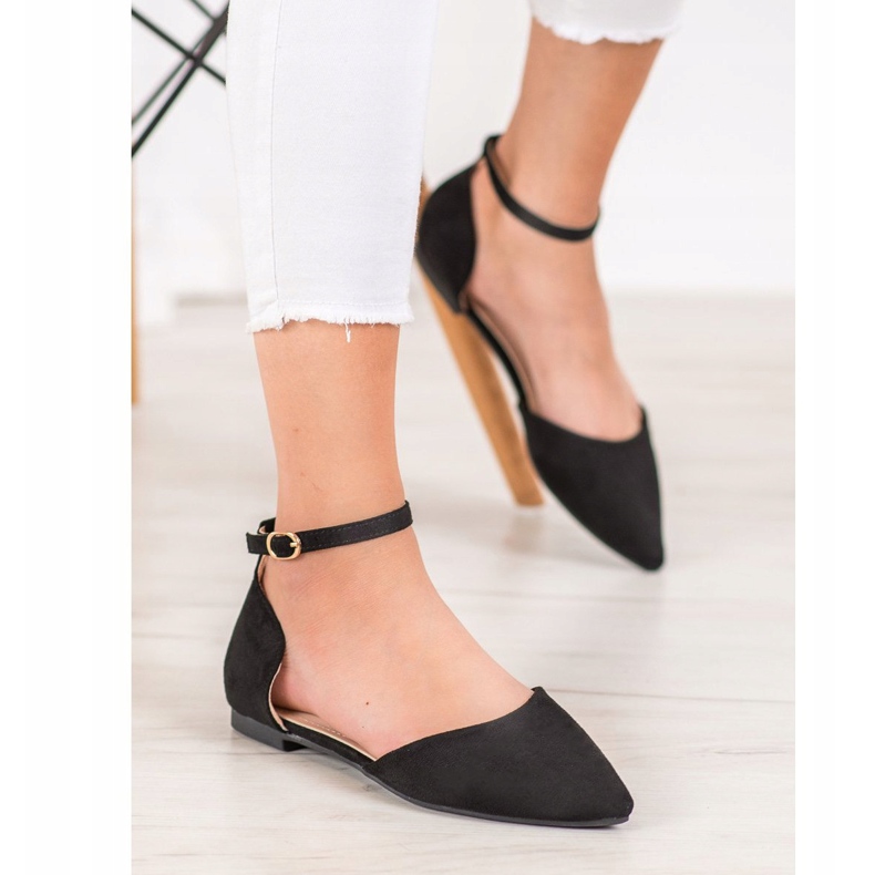 Diamantique Classic Pumps With Buckle black 1