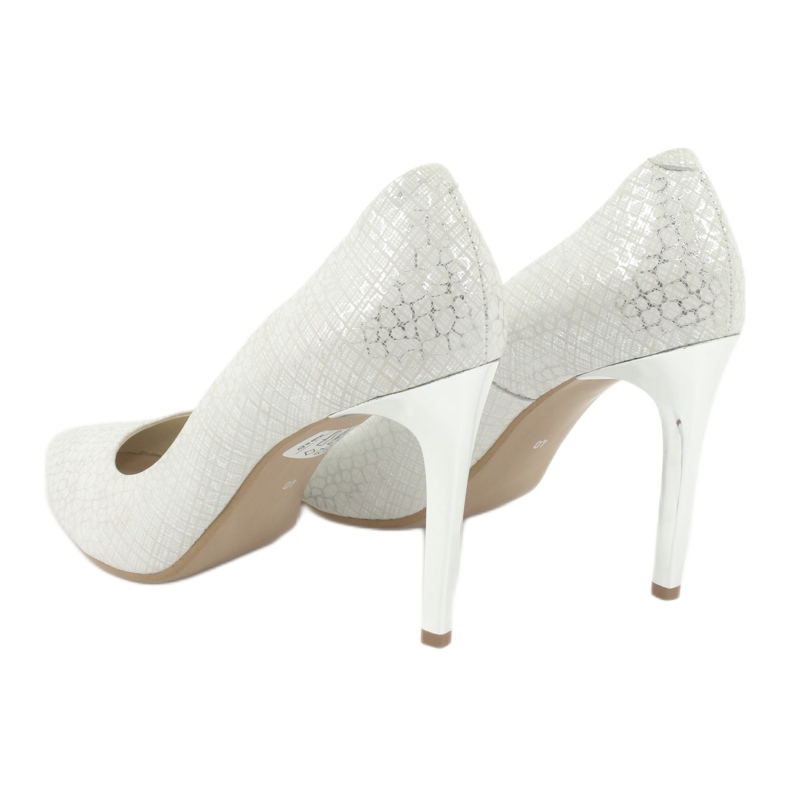 Pumps on the ESPINTO C-456/67 White with metallic patterns 3