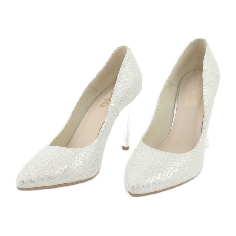 Pumps on the ESPINTO C-456/67 White with metallic patterns 2