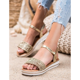 Renda Sandals On The Platform golden 1
