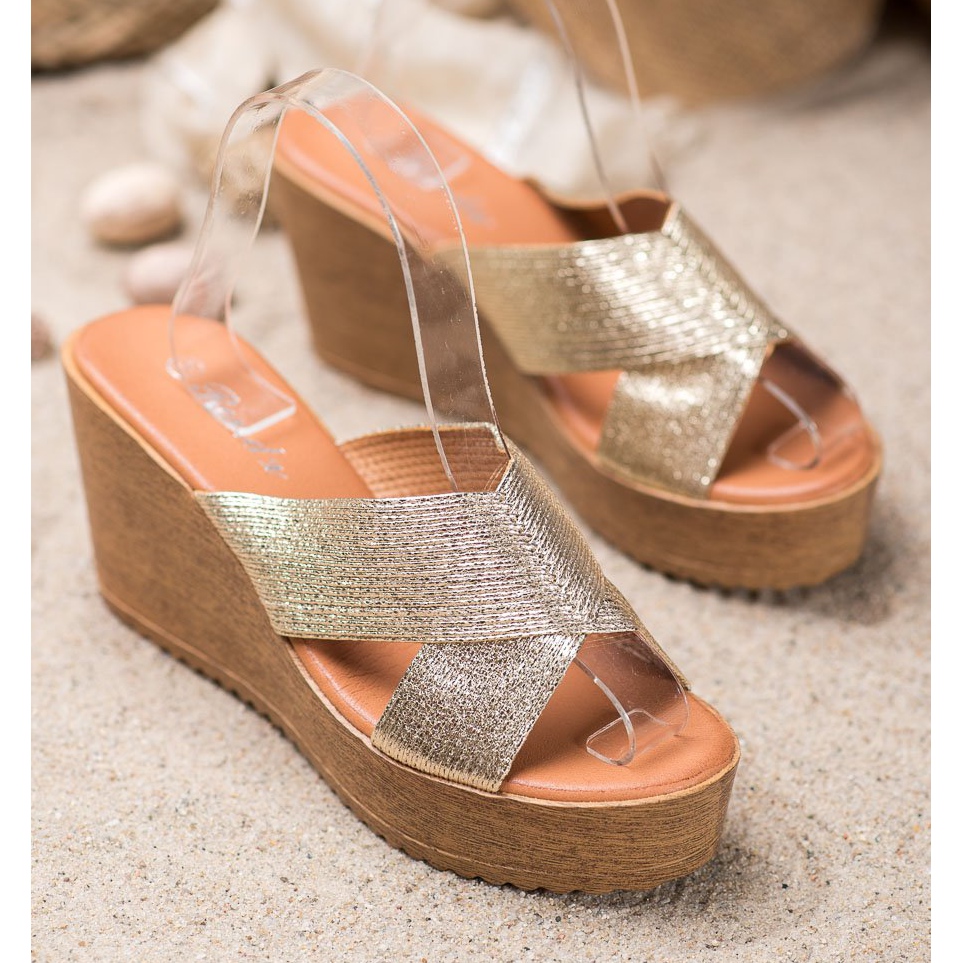 light gold wedges