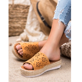 Nio Nio Slippers On A Straw Platform brown 1