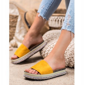 Renda Slippers On The Platform yellow 1