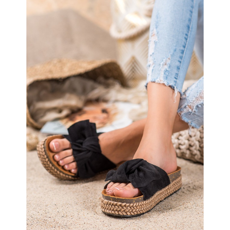 Comer Slippers On A High Platform black 2