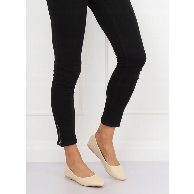 Women's beige ballerinas CC108 Beige 1