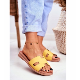 BUGO Women's Slippers Yellow Geometric Classic Theodora 1 BUGO Women's Slippers Yellow Geometric Classic Theodora 1